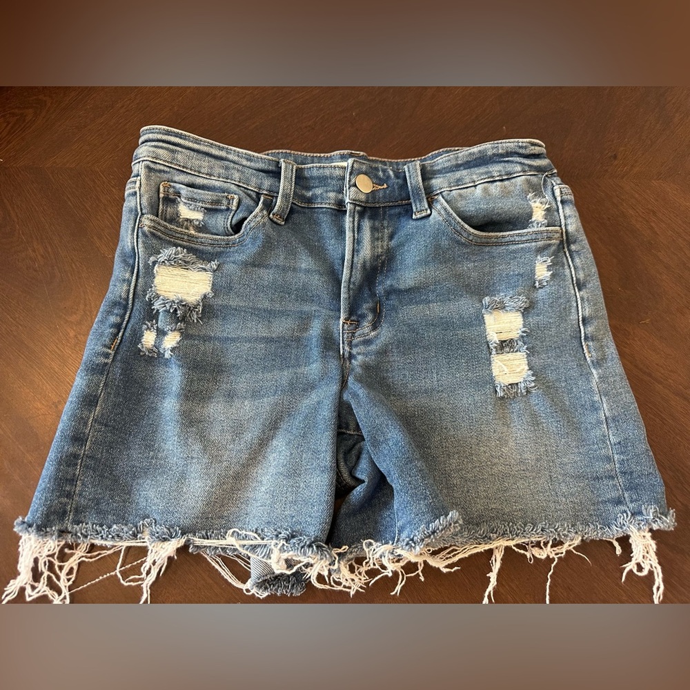 Altar'd State Distressed Denim Women Shorts, size medium (~4/6)